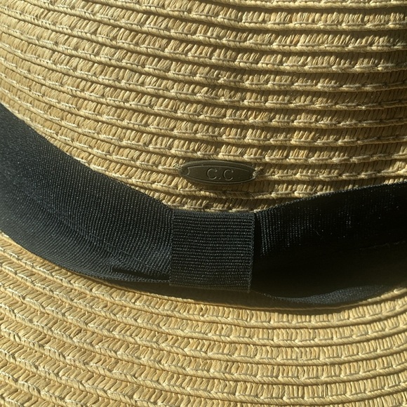 C.C EXCLUSIVES UV Protection "Just Married" wide brim beach/sun hat NWT - Picture 4 of 5